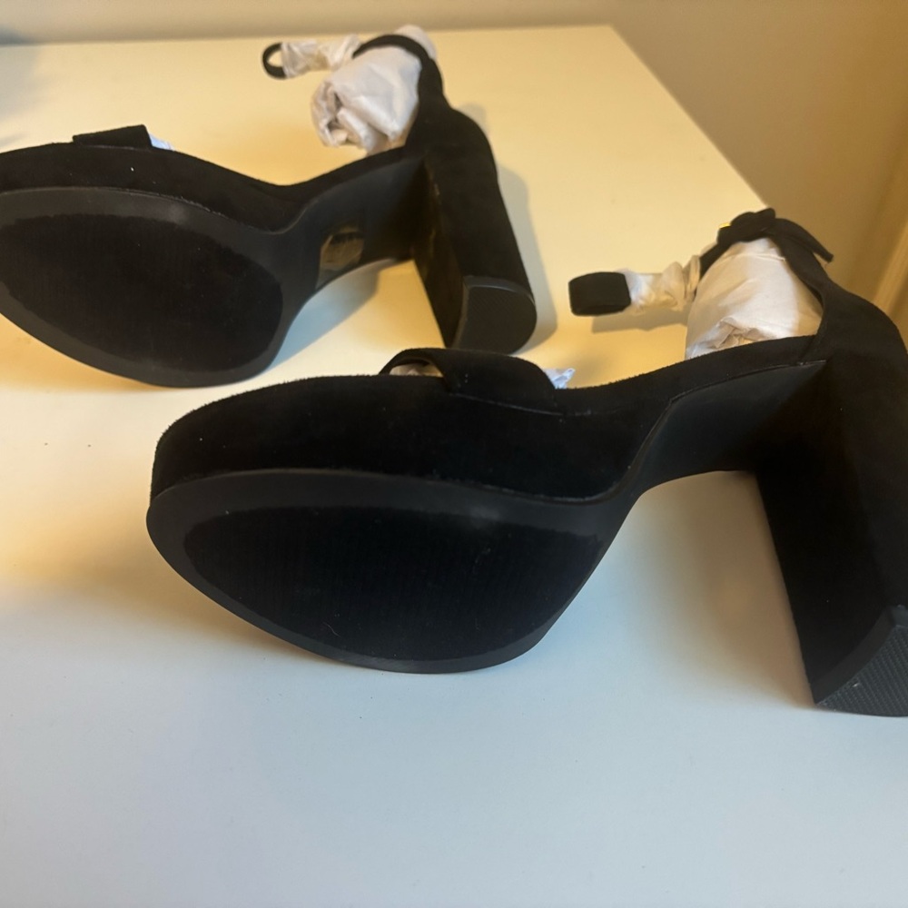 High Heels With Ankle Strap, Black Suede, Block Heel, Size 7 Dream Pairs - Picture 3 of 6